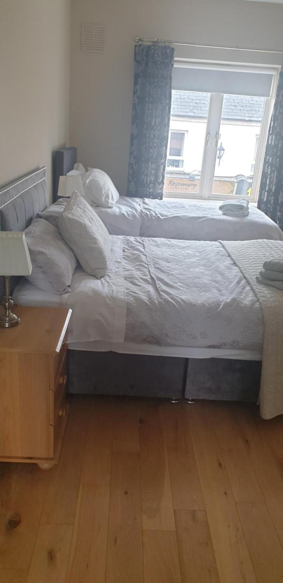 Town Centre Apartment Trim Kültér fotó